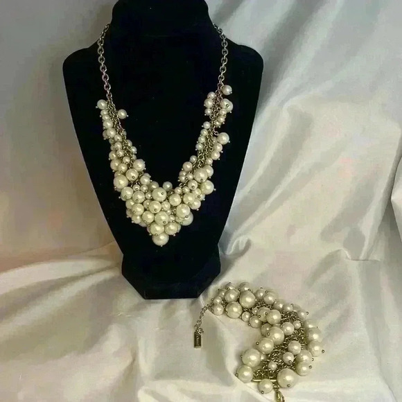 Vintage..L.K. Bennett.. faux pearl.. cha-cha bracelet and necklace  set​ - Picture 1 of 7